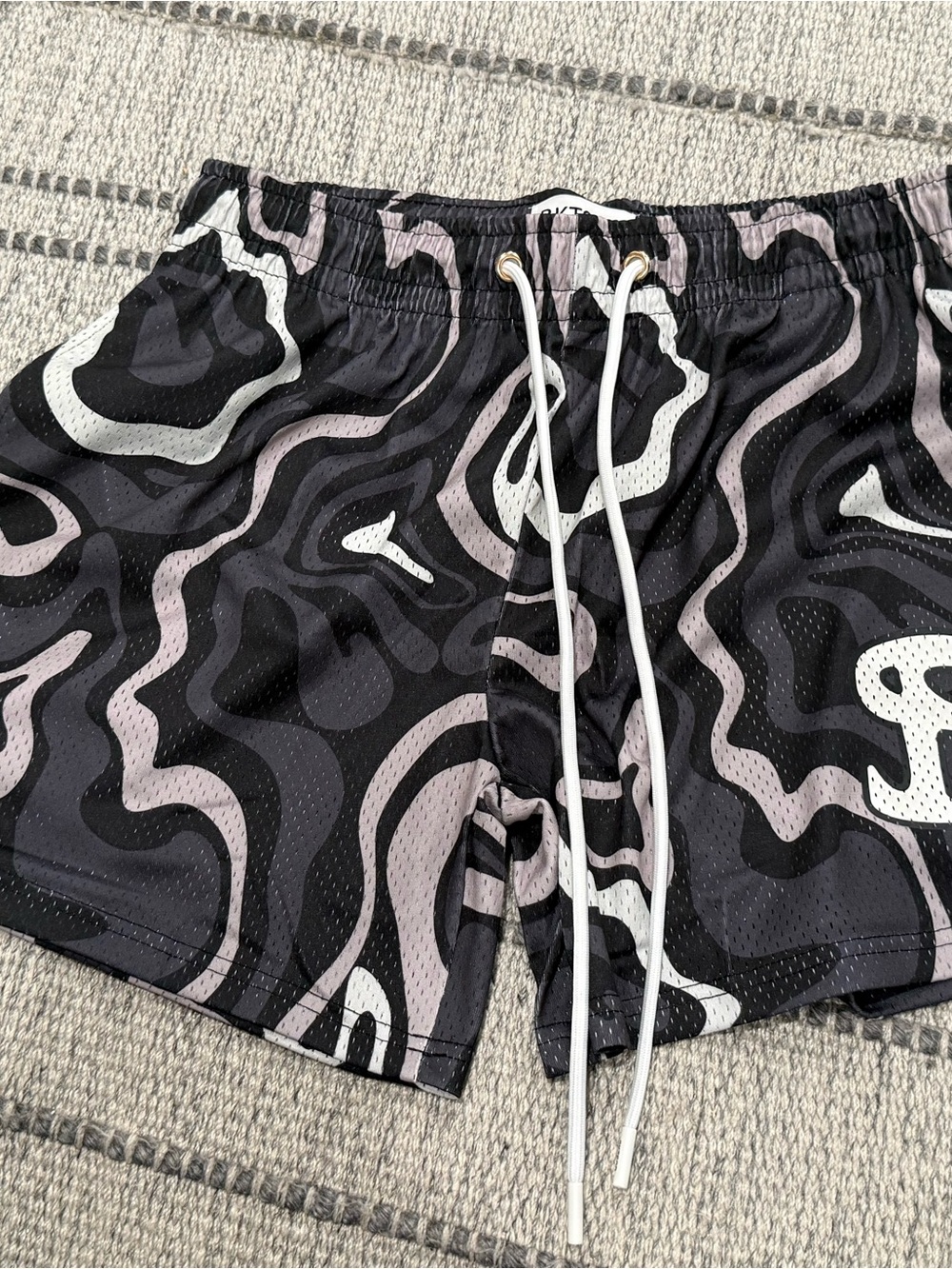 Men's Black & Grey Abstract Athletic Mesh Shorts with Drawstring Waist